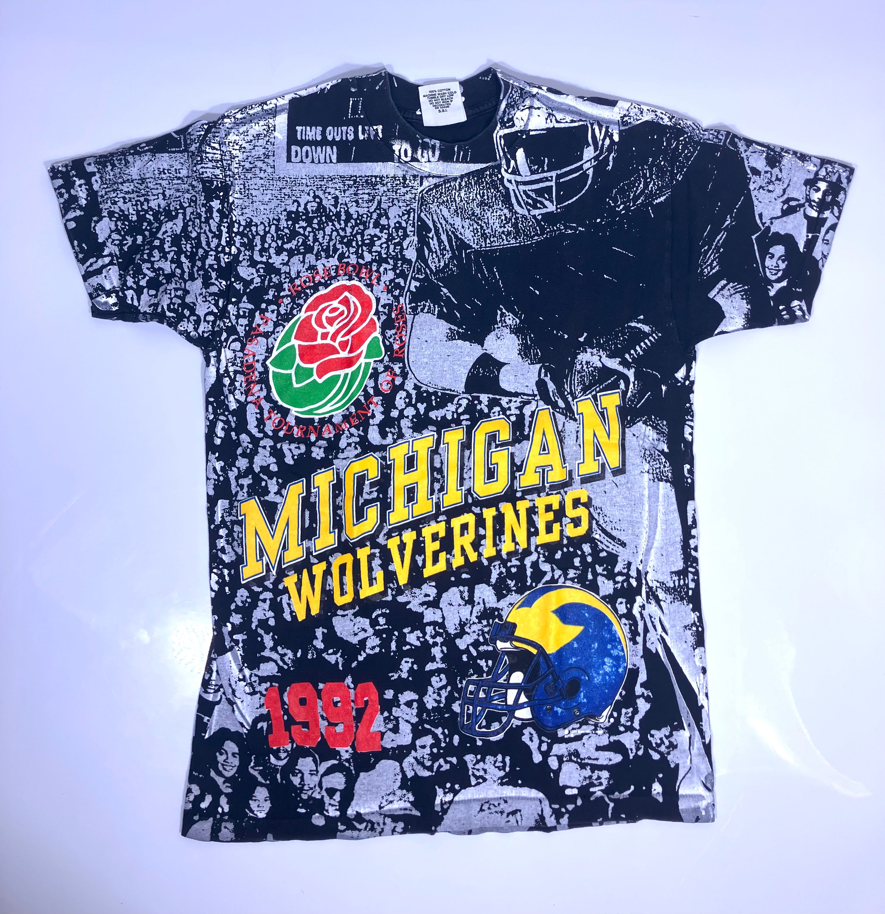 Vintage 90s Michigan Wolverines Graphic Tee T-shirt All Over Print Black Medium