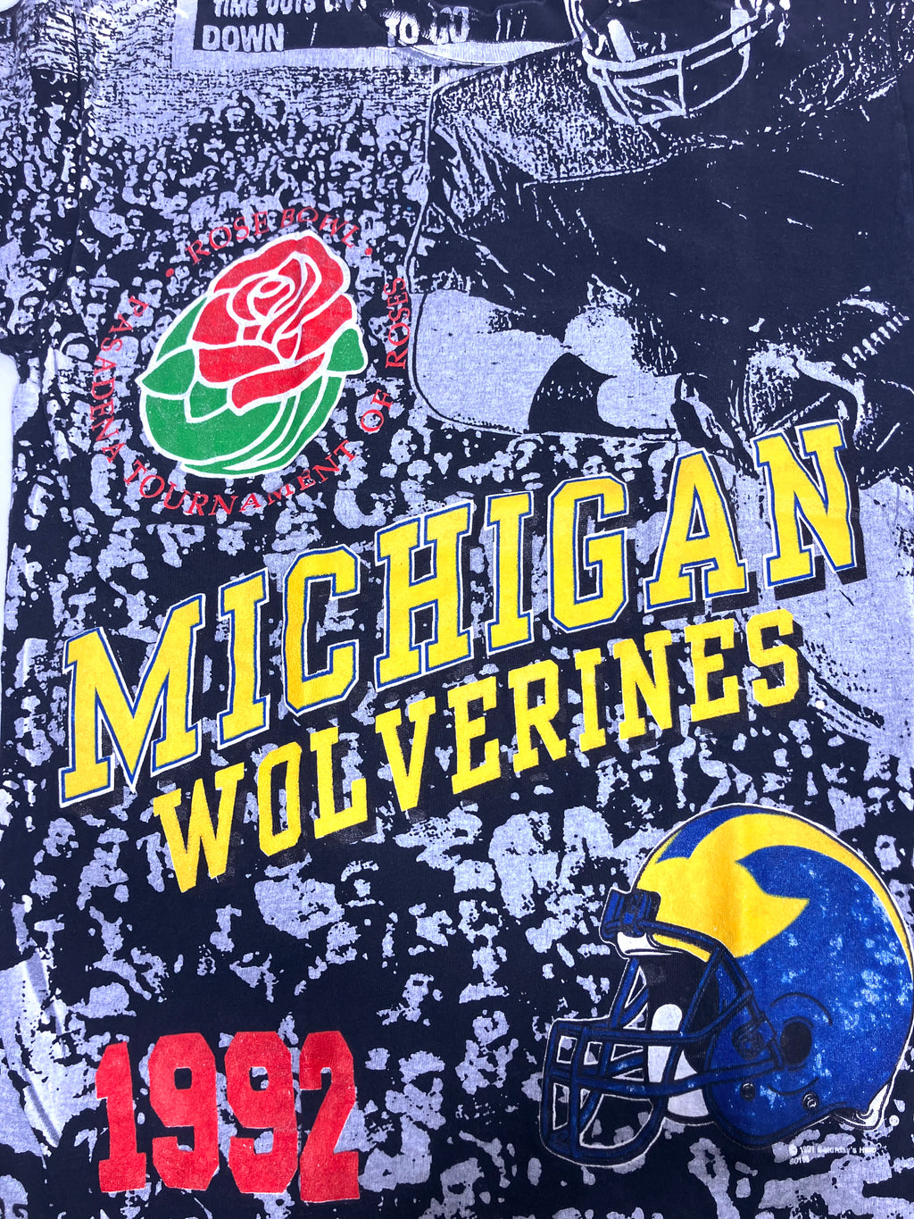 Vintage 90s Michigan Wolverines Graphic Tee T-shirt All Over Print Black Medium